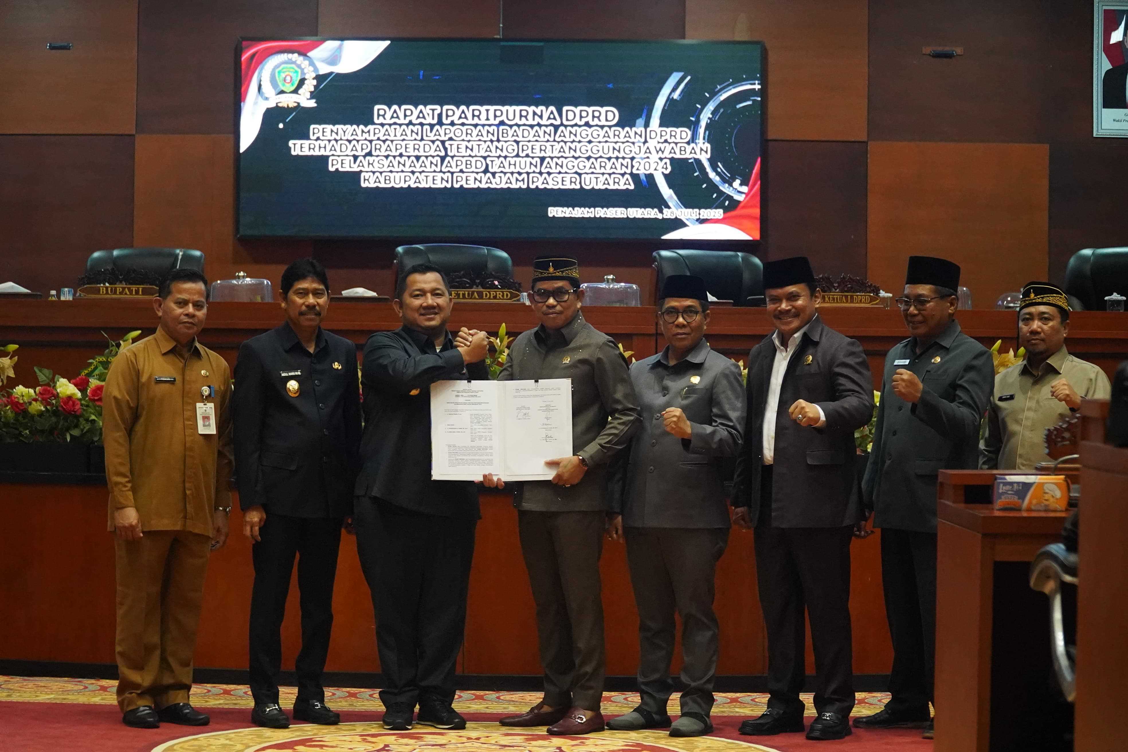 Bupati PPU Sampaikan Laporan Pertanggungjawaban APBD 2024 dalam Rapat Paripurna DPRD
