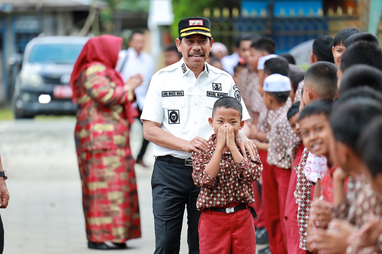 Wabup PPU Pastikan Kenyamanan Siswa Saat Tinjau SDN 012 Penajam