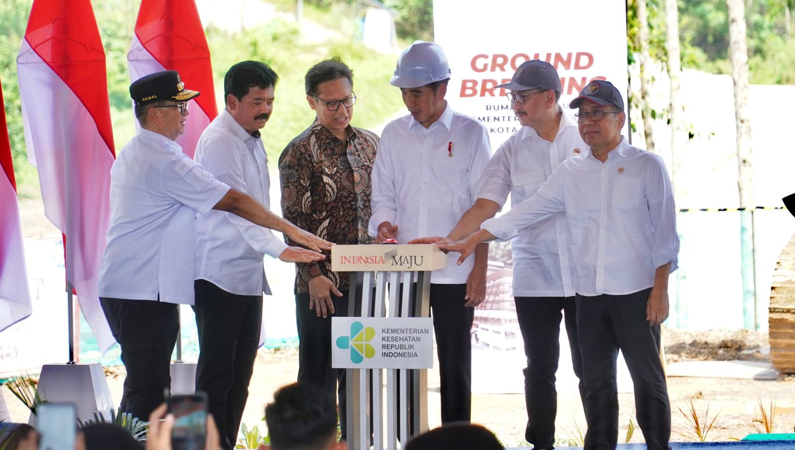 Pj. Bupati Makmur Marbun Dampingi Presiden RI Melakukan Ground Breaking Rumah Sakit UPT Kementerian Kesehatan di Kawasan IKN
