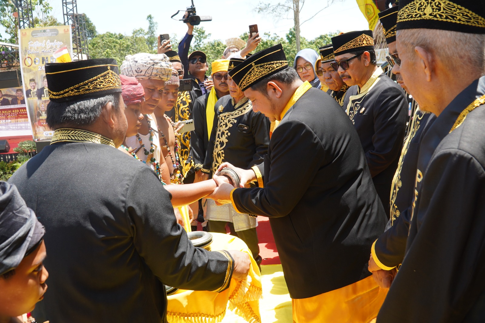 Buka Festival Belian Adat Paser Nondoi 2025, Bupati PPU Ajak Generasi Muda Lestarikan Budaya Lokal