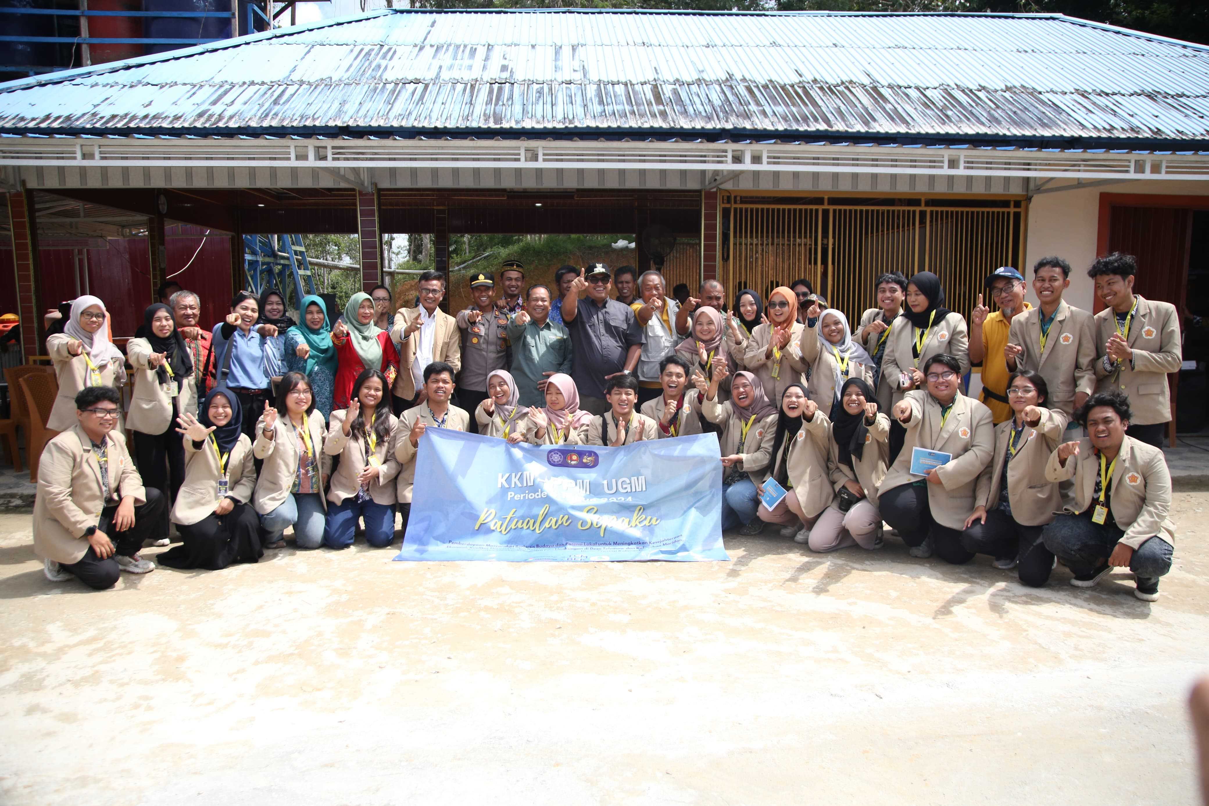 Zainal Arifin Hadiri Monitoring dan Evaluasi KKN UGM di Desa Telemow