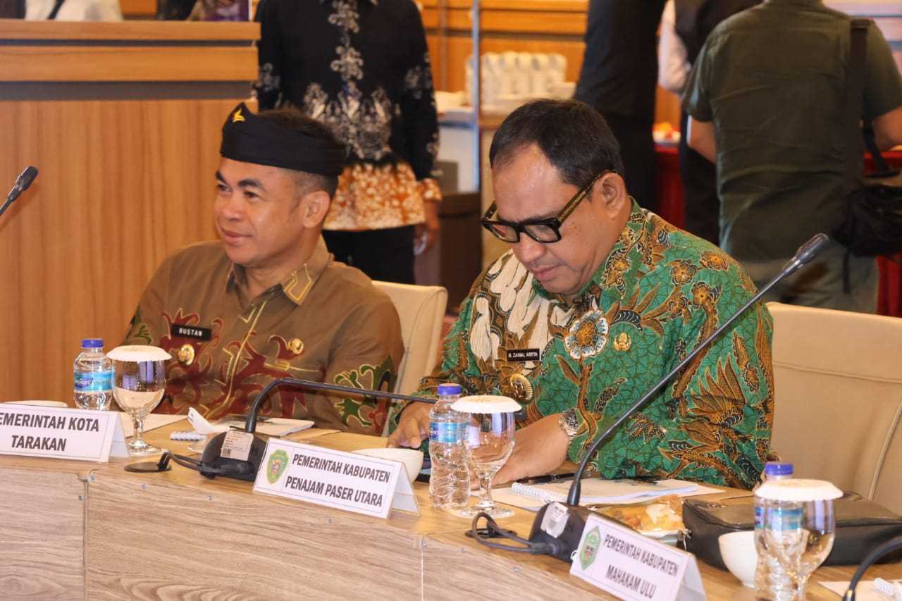 Pj. Bupati PPU Hadiri RUPS PT BPD Kaltim dan Kaltara di Balikpapan