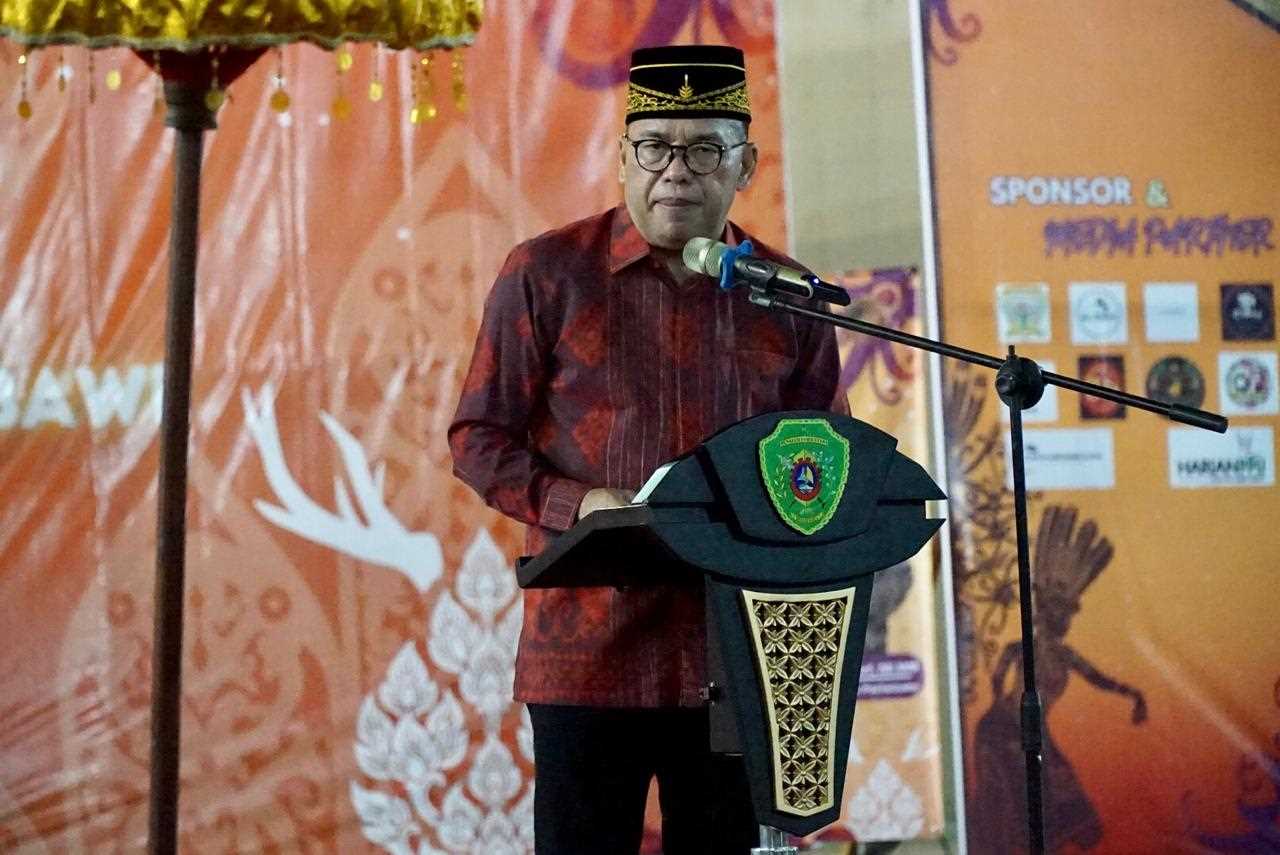 Pj Bupati PPU Hadiri Grand Final Pemilihan Bujang Song dan Ngelok Bawe Benuo Taka 2024