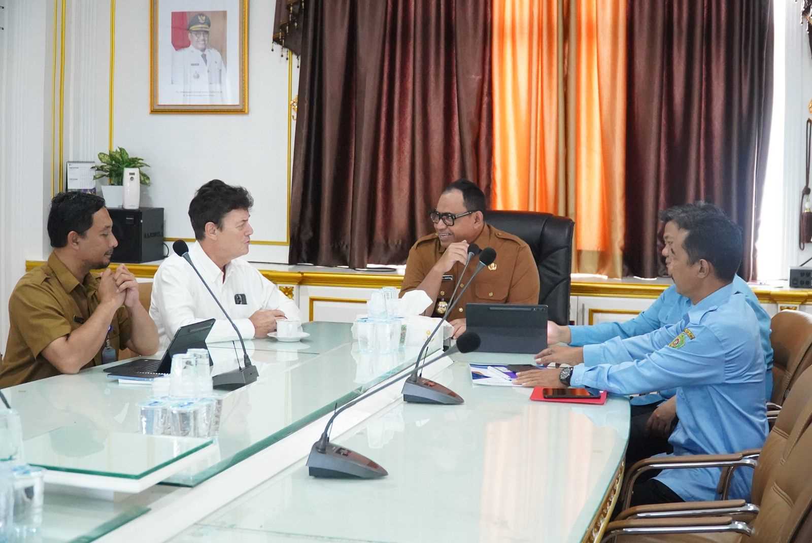 Pj Bupati Penajam Paser Utara Terima Kunjungan CEO PT. Arsari Tirta Pradana, Bahas Kerja Sama PDAM