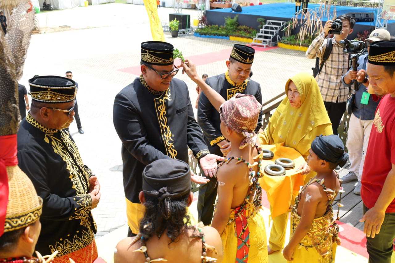 Festival Belian Adat Paser Nondoi Tahun 2024 Resmi Ditutup Pj Bupati PPU