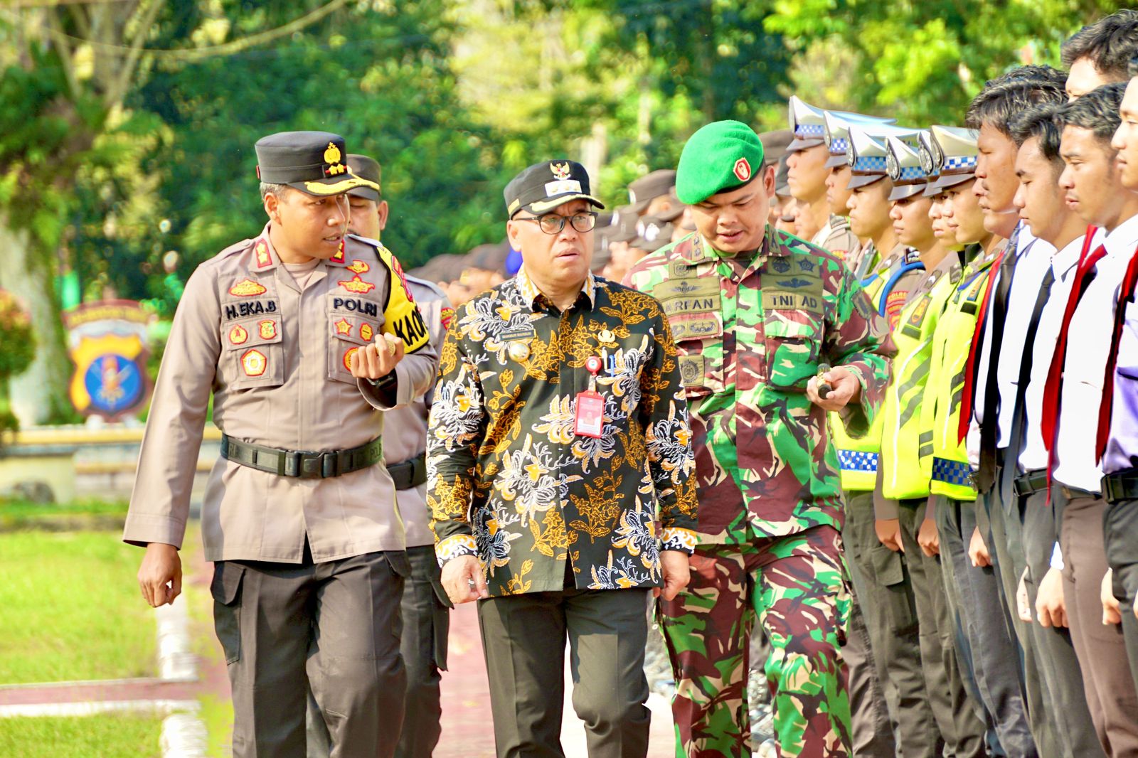 Pj. Bupati PPU Pimpin Apel Gelar Pasukan, Pastikan Kesiapan Pilkades Serentak 