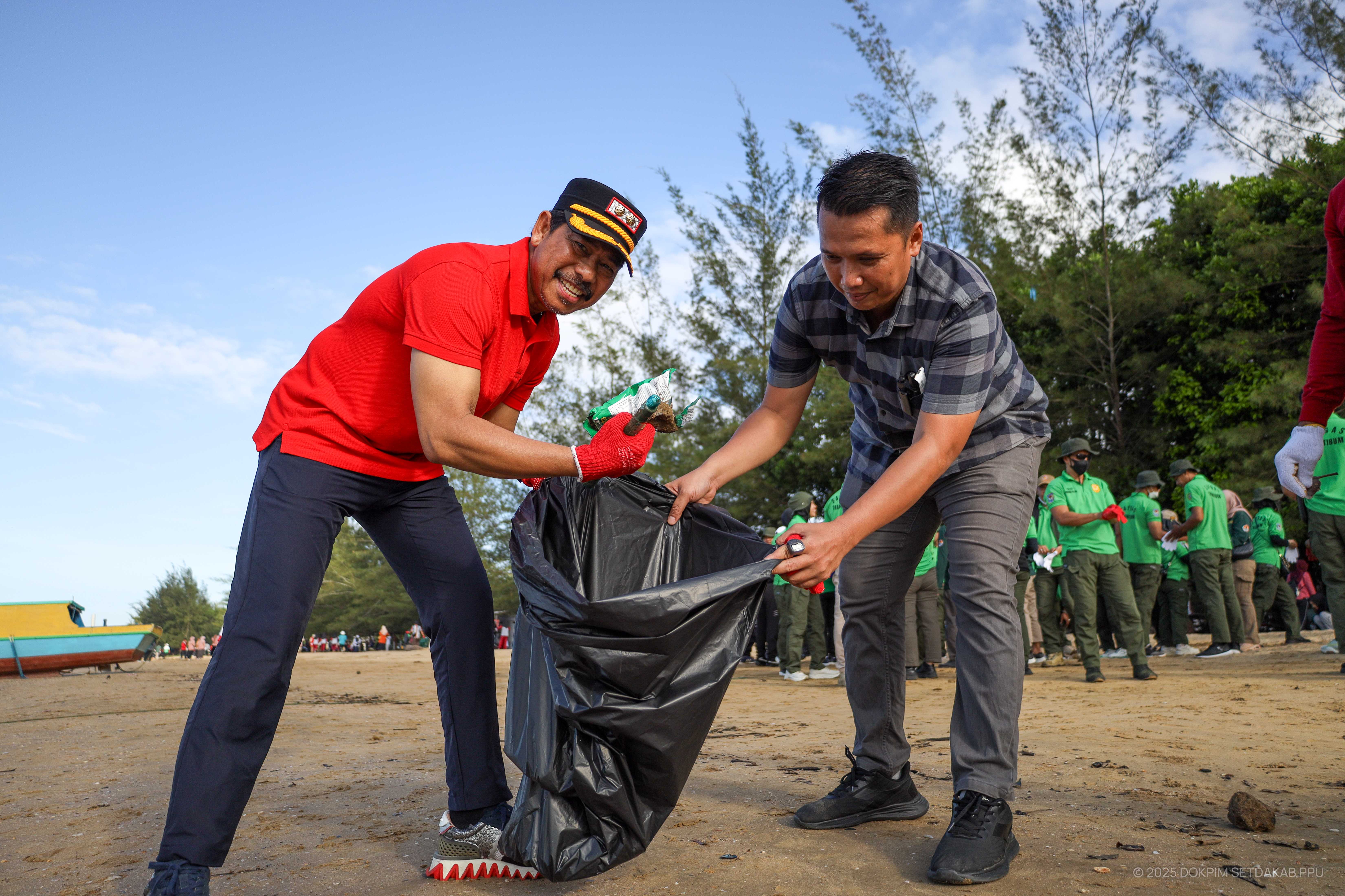 Gerakan Aksi Bersih dari Pesisir: PPU Kumpulkan 568 Kg Sampah di Hari Lingkungan Hidup