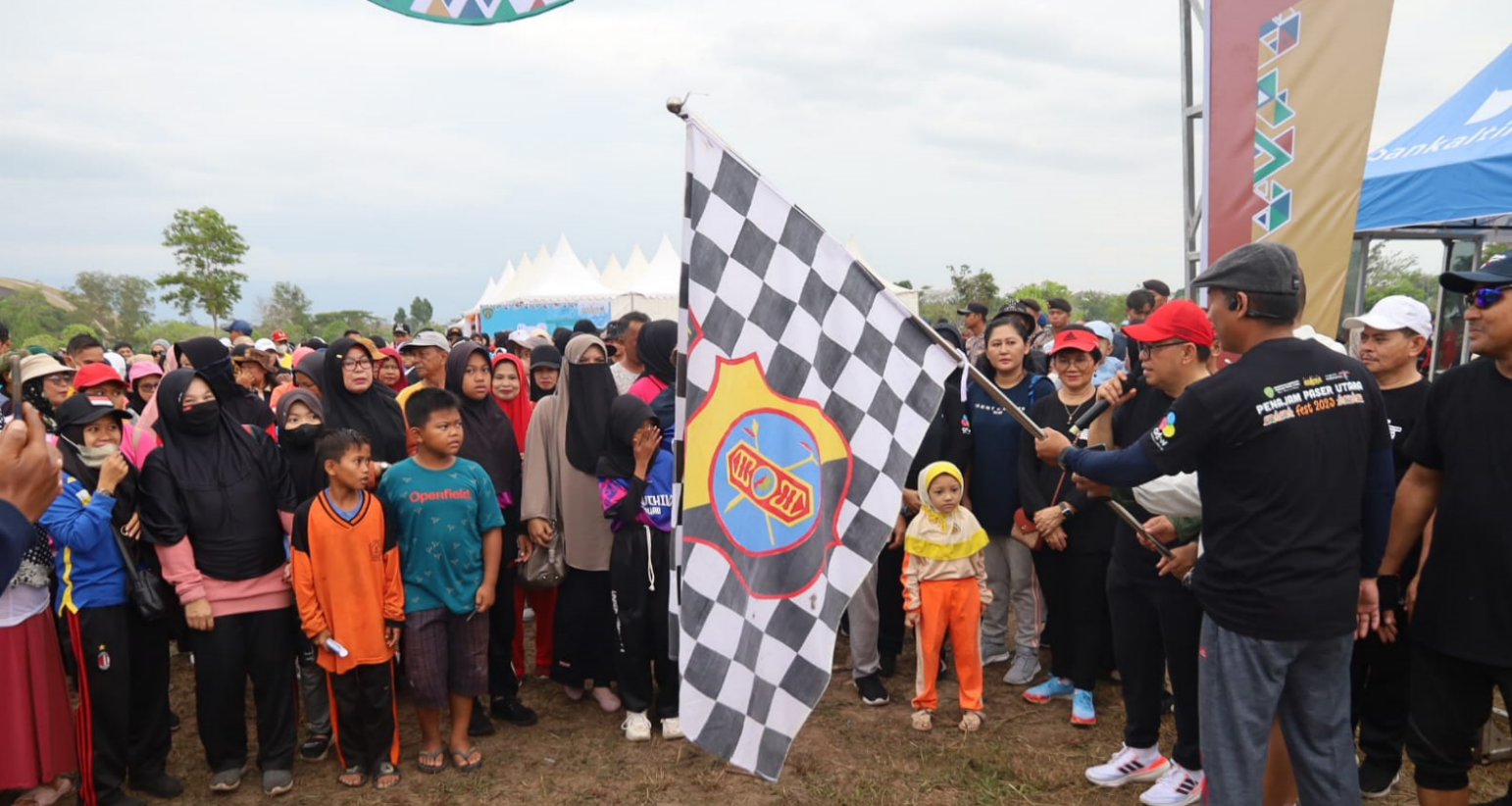 Ribuan Pengunjung Ramaikan Car Free Day dan Jalan Sehat Penajam Paser Utara Festival 2023