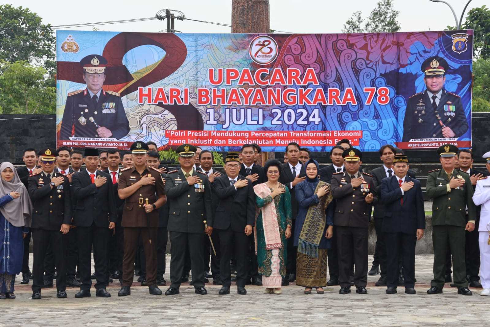 Hari Bhayangkara Ke-78, Makmur Marbun Serahkan Mobil Operasional Kepolisian