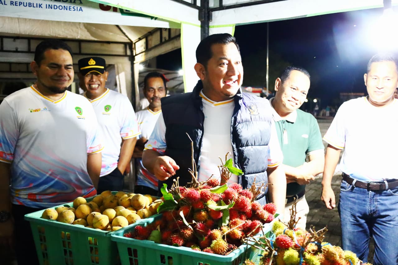 Bupati PPU Sambangi Pedagang UMKM di Halaman Kantor Bupati, Berikan Apresiasi dan Dukungan