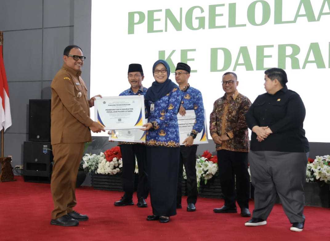 Pemda PPU Terima Penghargaan Penyaluran TKD Terbaik Kategori Kota Kecil di Kaltim