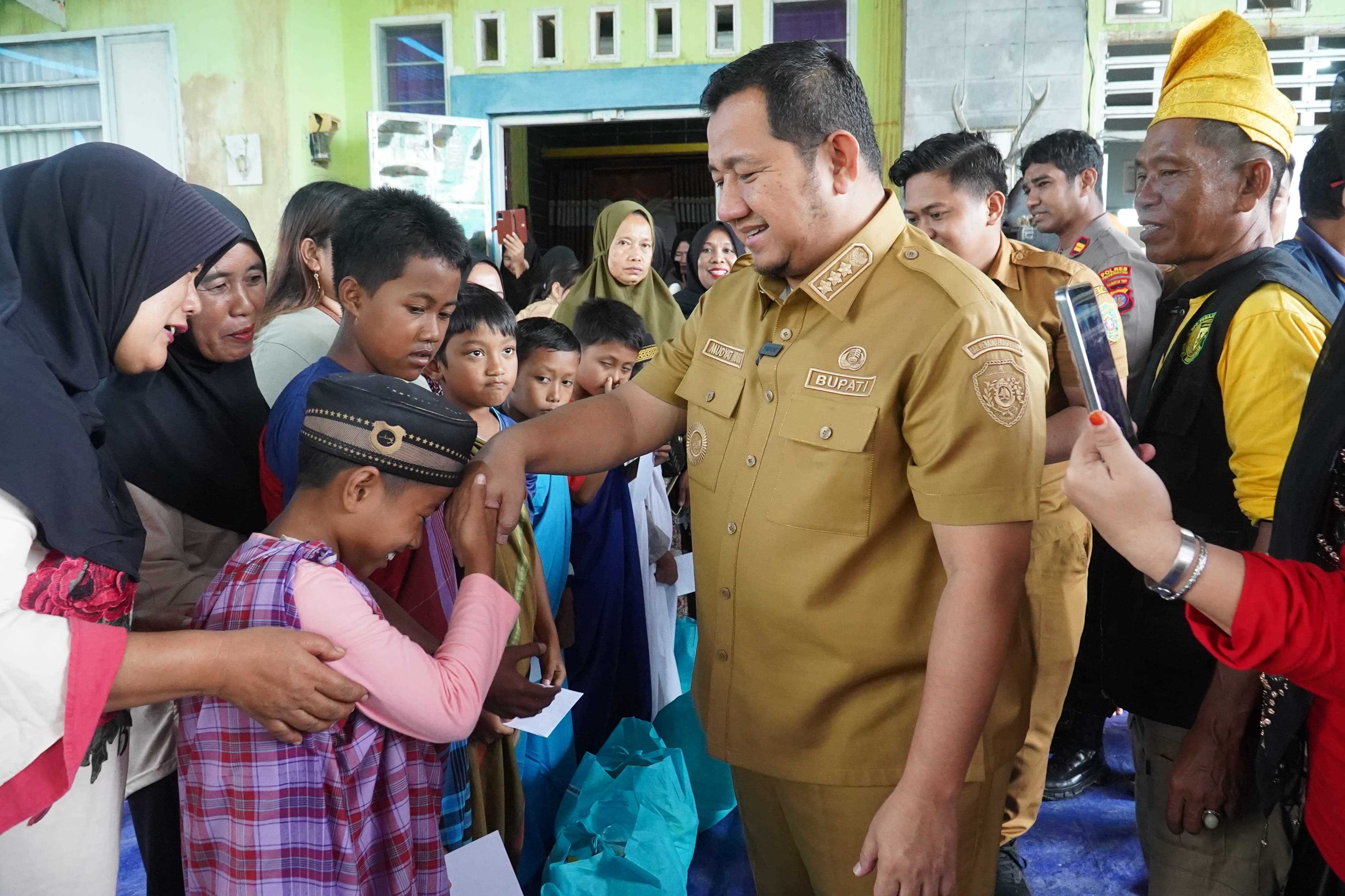Hadiri Khitan Massal di Desa Sesulu: Bupati PPU Apresiasi Kolaborasi Sosial dan Kesehatan
