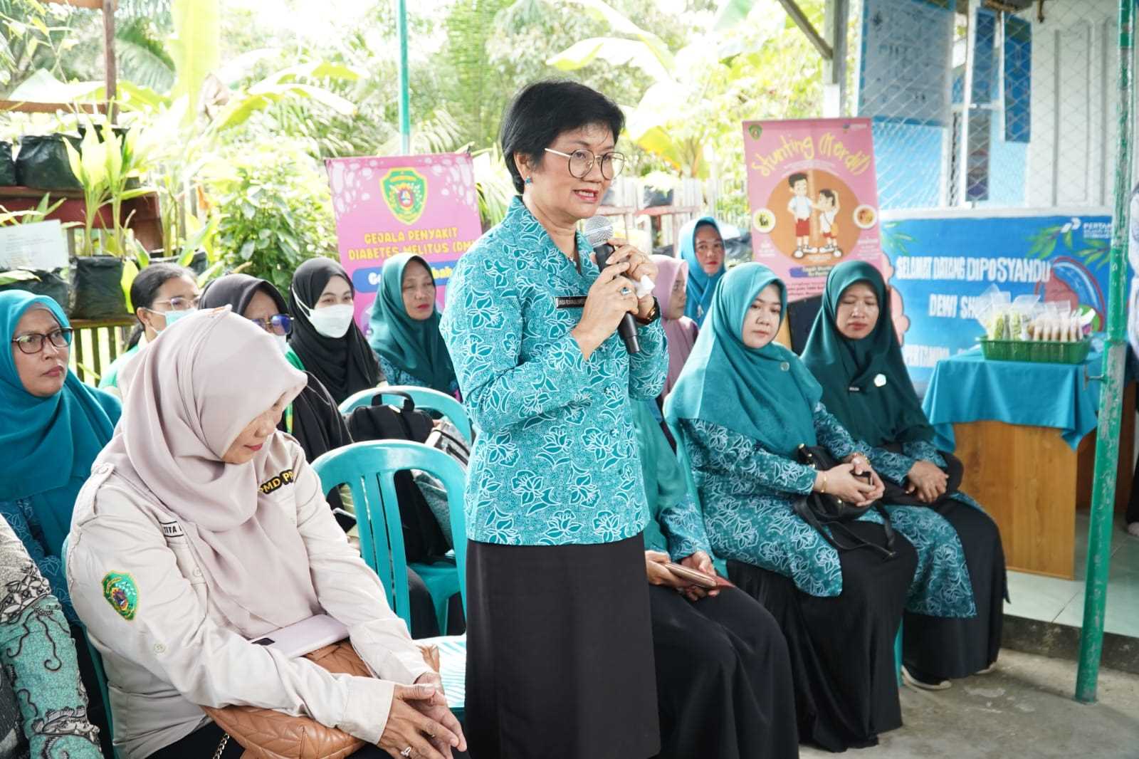 Ketua TP PKK Kabupaten PPU Linda Romauli Siregar Apresiasi Posyandu Dewi Sinta Desa Giri Mukti Masuk 3 Besar Penialaian Lomba Posyandu Tingkat Provinsi Kaltim Tahun 2024.