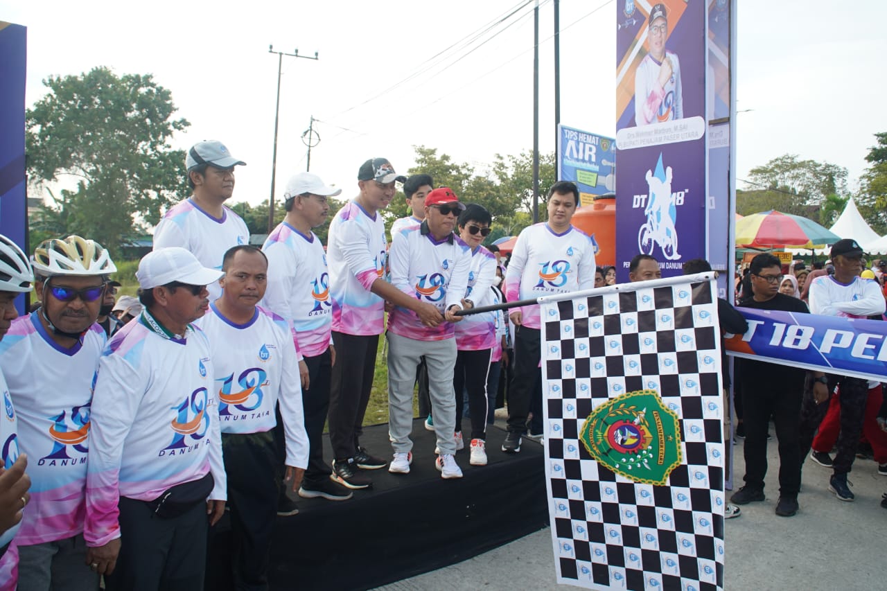 Semarak Jalan Sehat Peringatan HUT Ke-18 Perumda Danum Taka PPU, Makmur Marbun