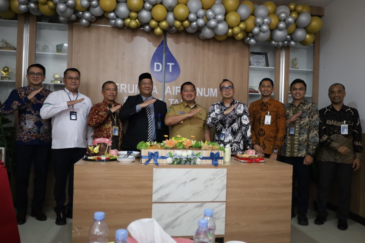 Dua Dekade Pelayanan, Bupati Mudyat Noor Dorong Perumda AMDT Makin Profesional dan Inovatif