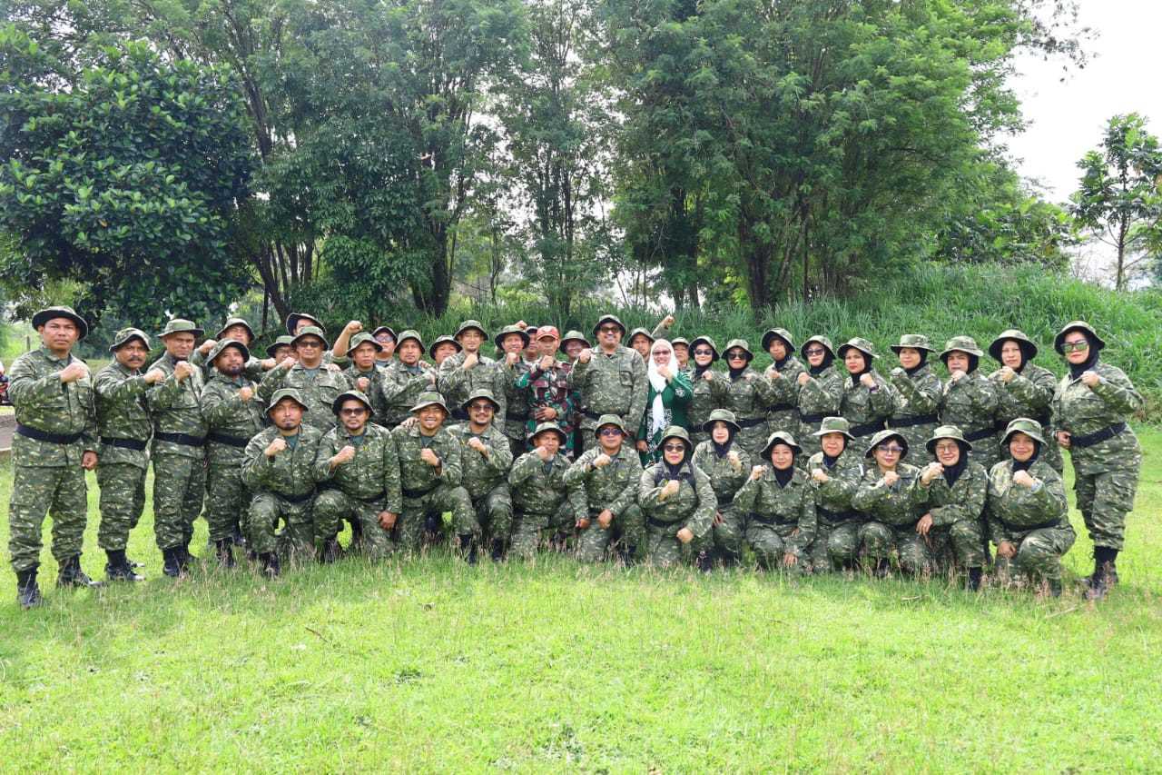 Mas Pj Bupati Zainal Arifin Monitoring Kegiatan Wawasan Kebangsaan dan Bela Negara Bagi Lurah Dan Kades Se-Kecamatan Penajam