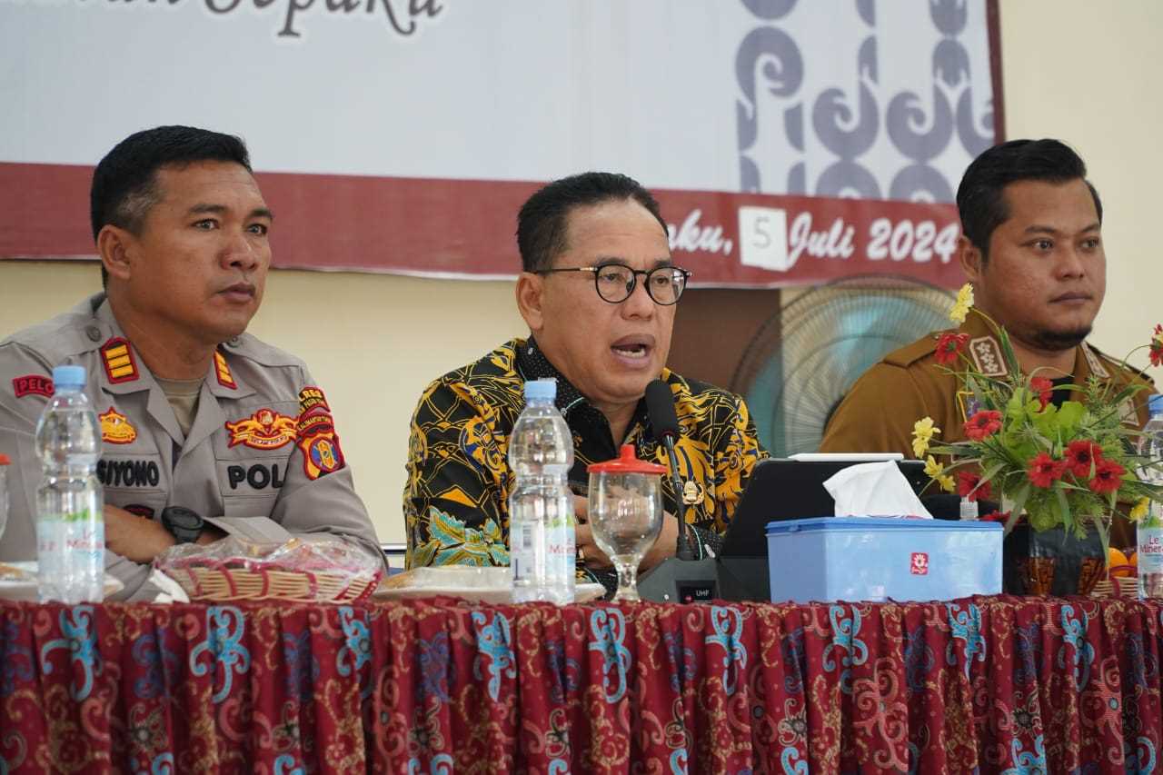 Pj. Bupati PPU Makmur Marbun Buka Rapat Koordinasi LINMAS se-Kecamatan Sepaku.