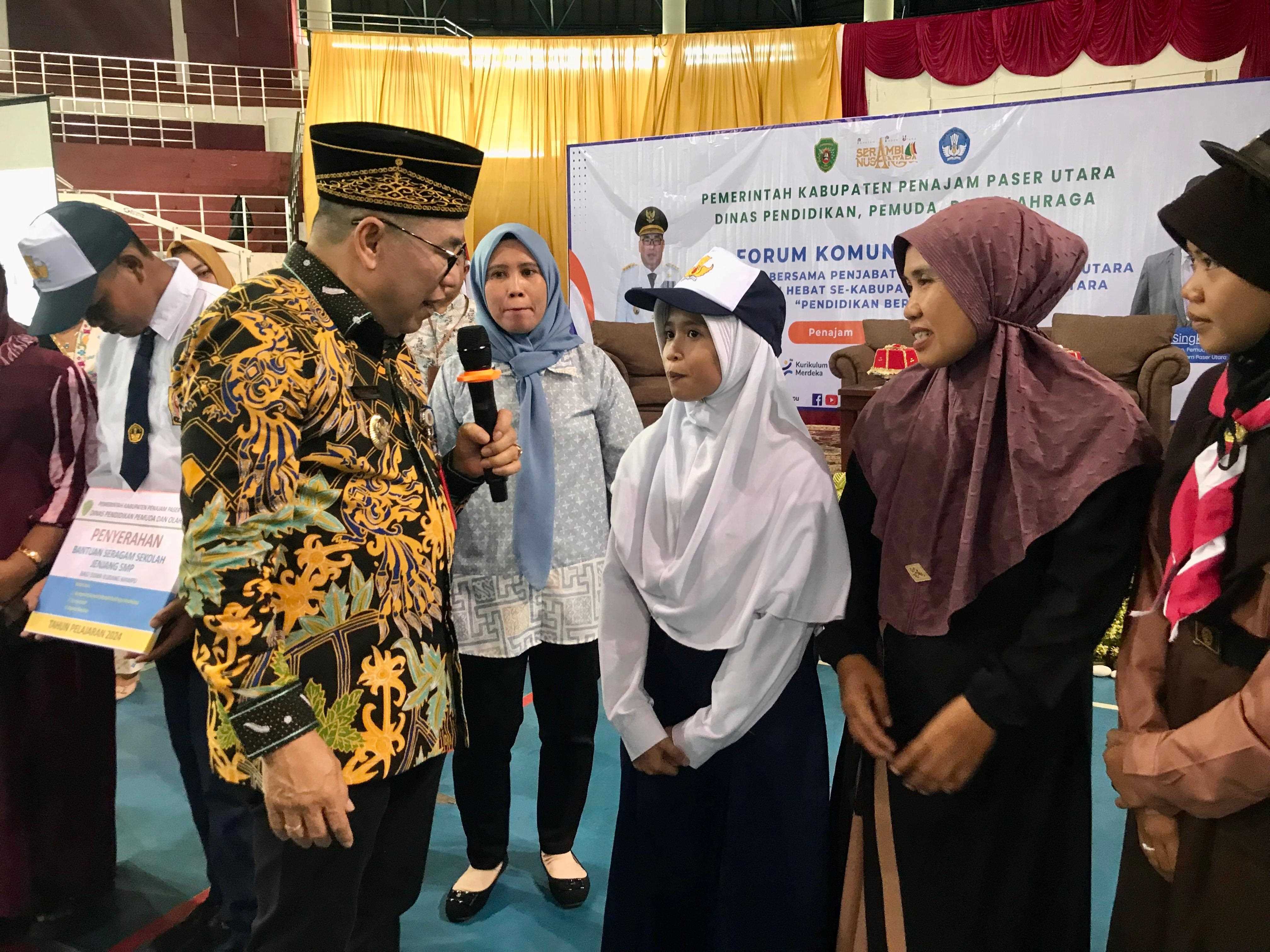 Pj. Bupati PPU Makmur Marbun Buka Forum Komunikasi Publik  Diskusi Asyik Dengan Tema â€œPendidikan yang Berkualitasâ€.