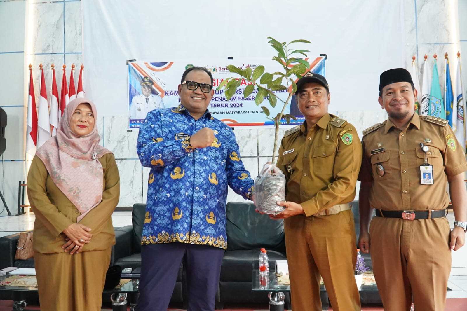 Pj. Bupati PPU Zainal Arifin Kampanyekan Gerakan Aksi Menjaga Lingkungan Serta Pola Hidup Bersih dan Sehat