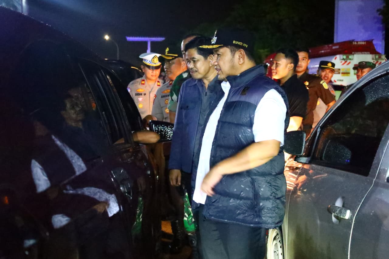 Bupati PPU Pimpin Monitoring Malam Natal 2025, Tegaskan Komitmen Pengamanan Jelang Tahun Baru 2026