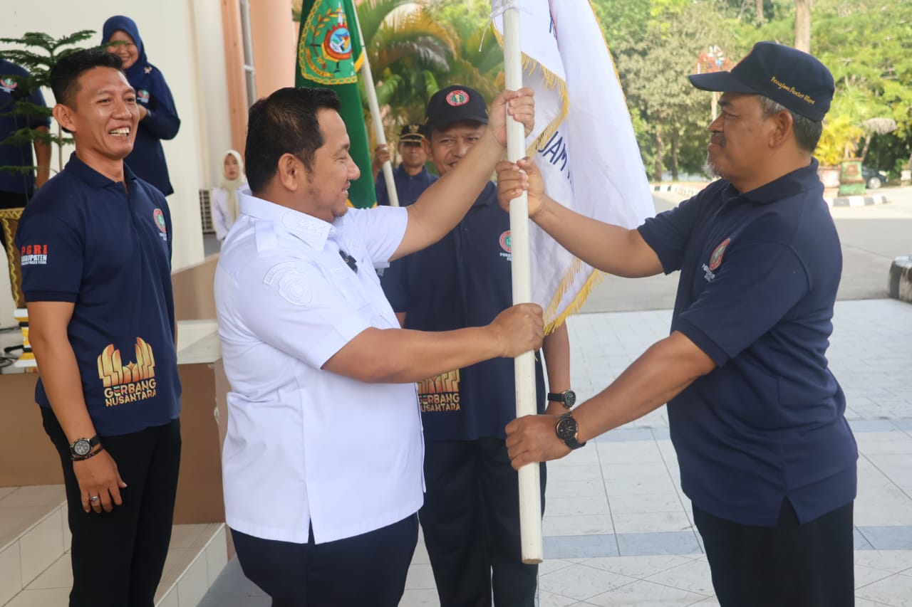 Bupati PPU Lepas Kontingen PORSENIJAR 2025 ke Balikpapan