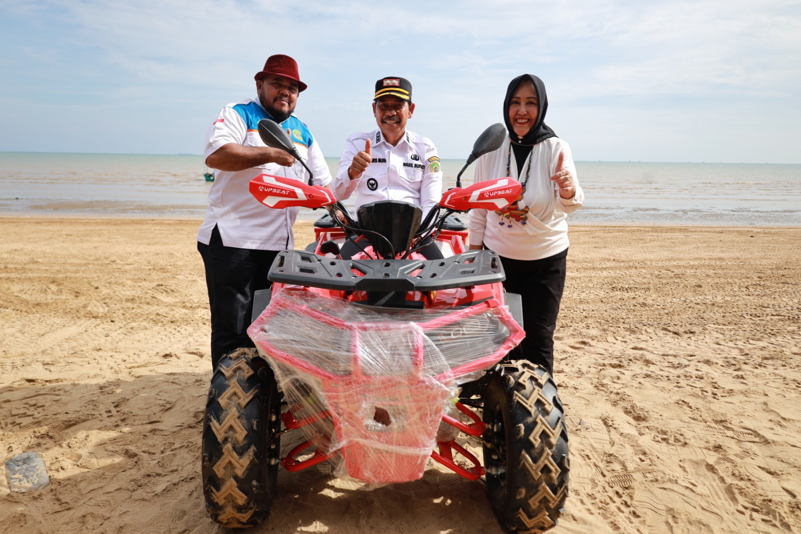 Wabup PPU Hadiri Serah Terima Hibah Aset untuk Pokdarwis Tanjung Jumlai dan Sinar Bahari