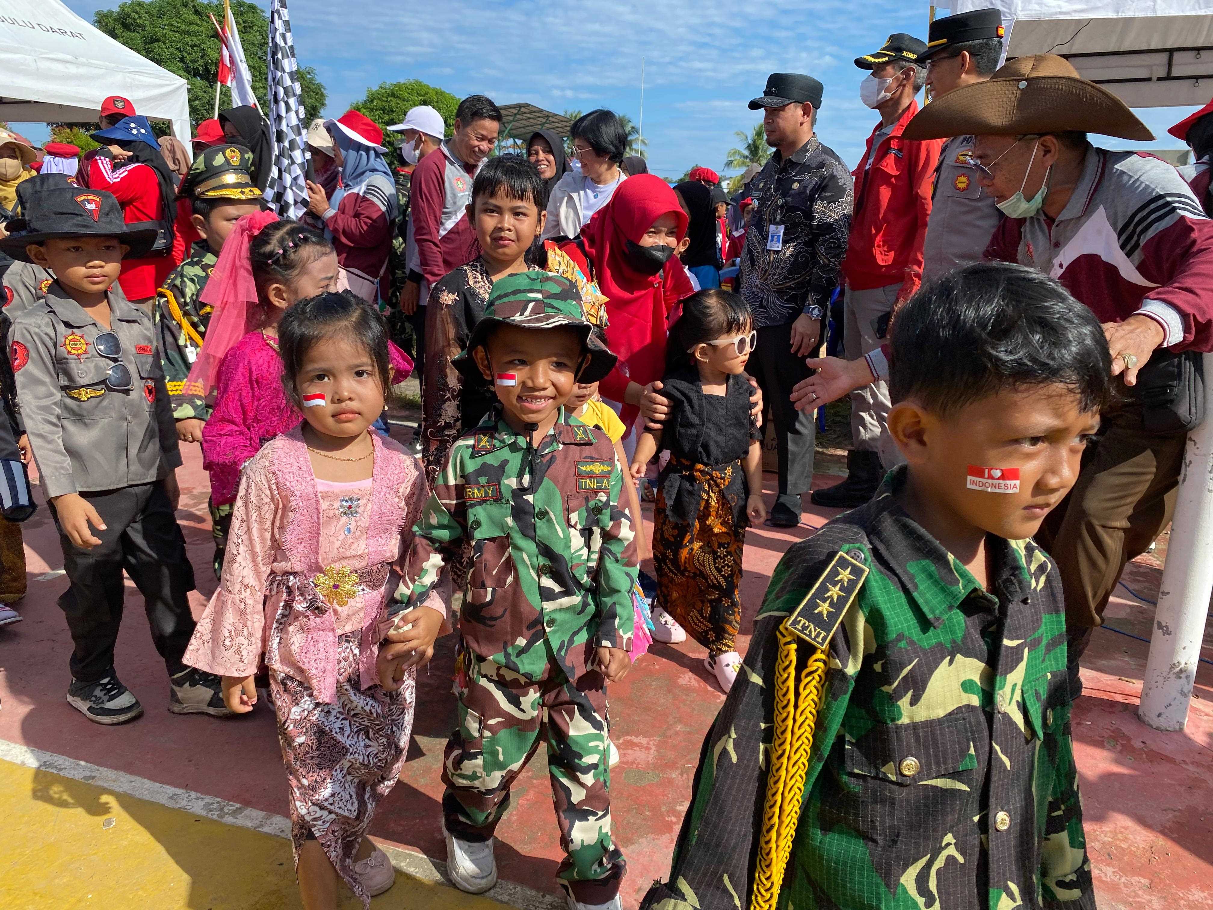 Bunda PAUD PPU Lepas Peserta Lomba Gerak Jalan dan Karnaval Tingkat PAUD di Kecamatan Babulu