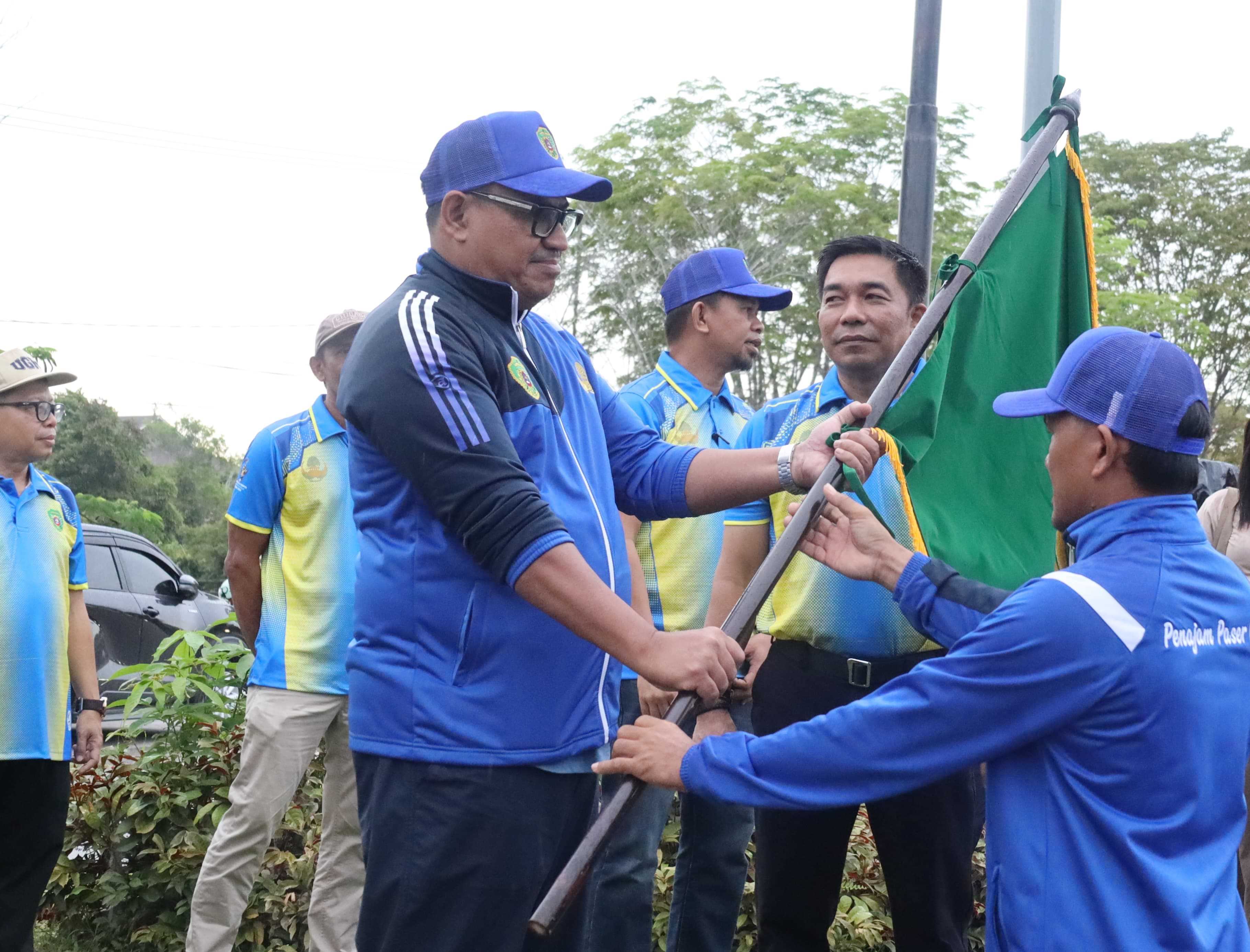 Pj Bupati PPU Melepas Kontingen PORPROV KORPRI Kabupaten PPU: â€œSaya Mau Semua Atlet Punya Target Optimisâ€