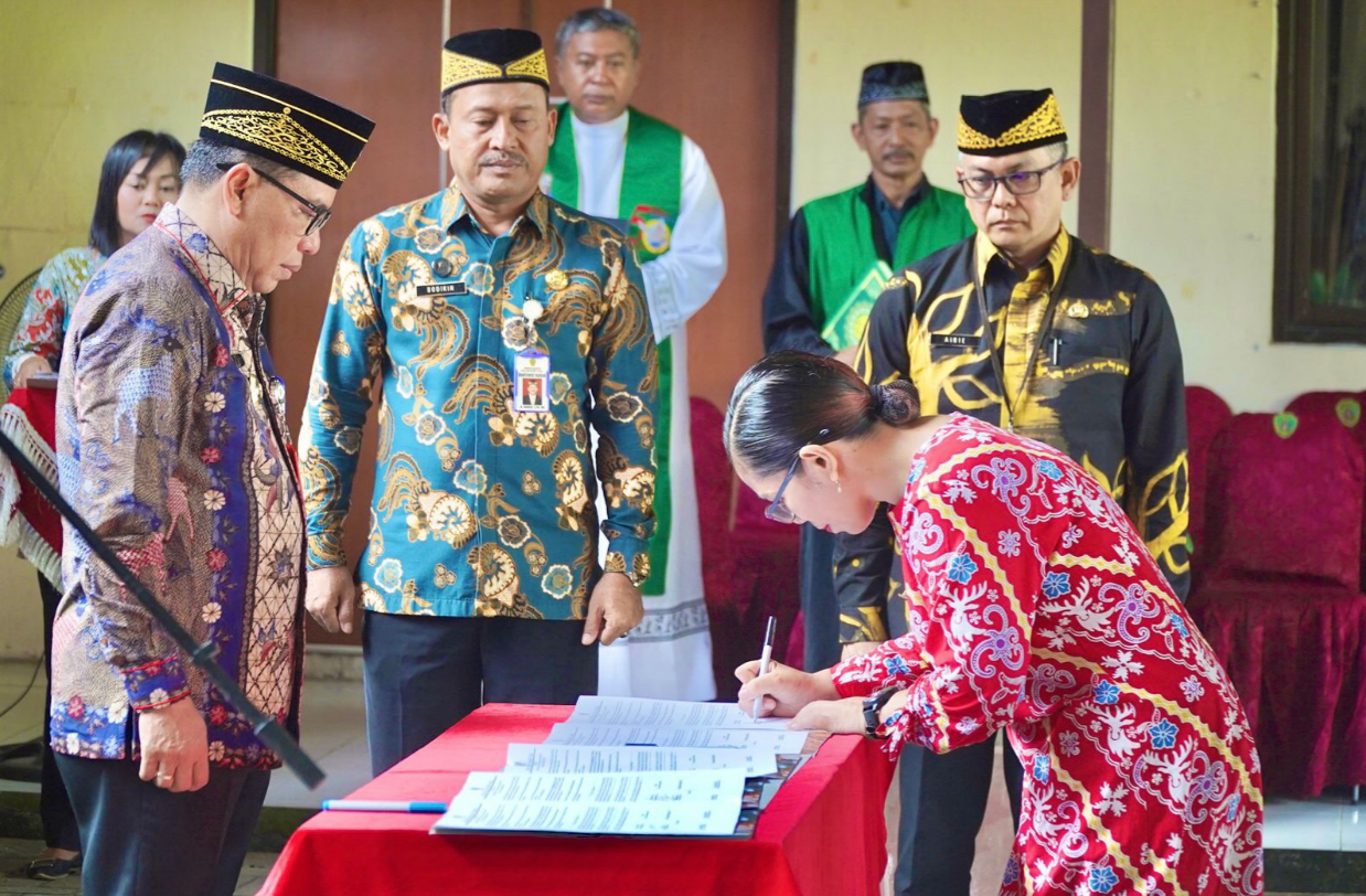 Pj. Bupati PPU Lantik Lima Pejabat di Lingkup Disdukcapil