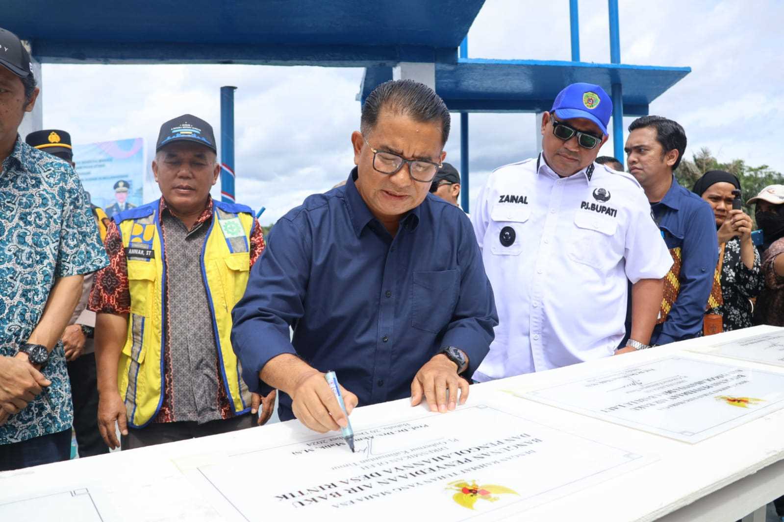 Pj. Bupati Zainal Arifin Dampingi Pj Gubernur Kaltim Resmikan Bendungan Babulu di PPU