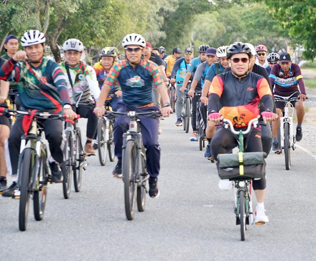 Jadi Agenda Rutin Pj Bupati Marbun dan Pejabat Pemerintah Daerah PPU Goes Menuju Tempat Car Free Day