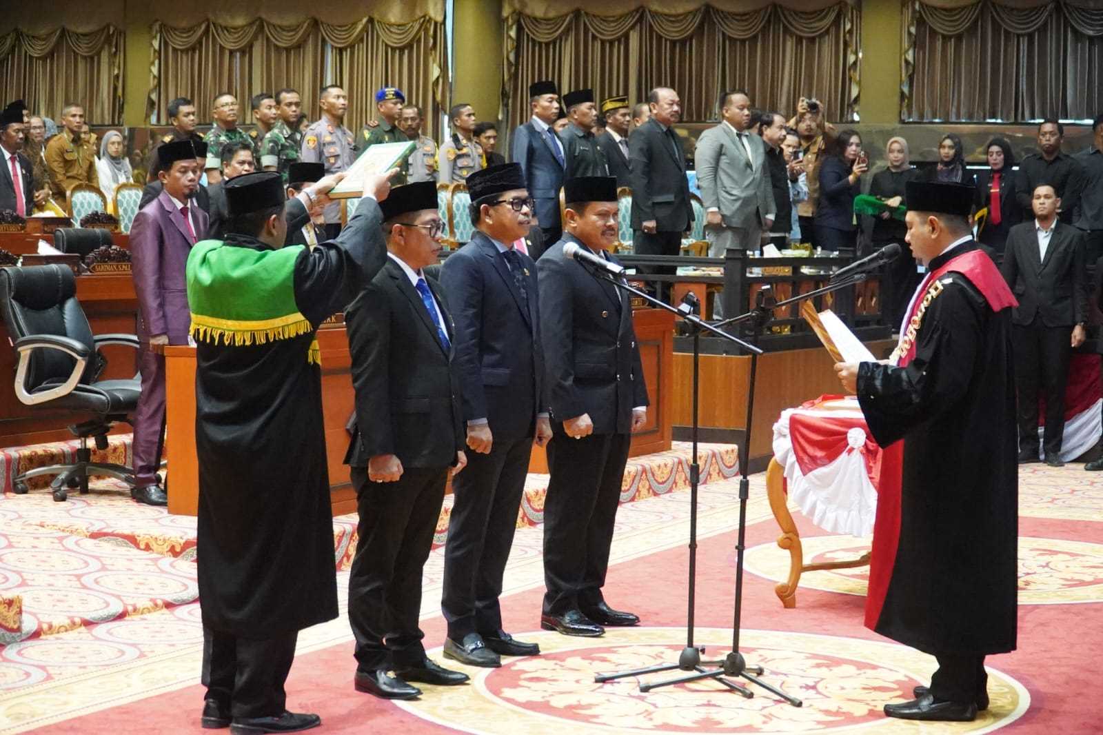 Pj. Bupati Hadir Dalam Rapat Paripurna Sumpah Janji Pimpinan DPRD Kabupaten PPU