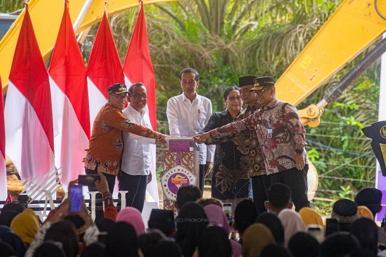 Pj. Bupati PPU, Makmur Marbun hadir dan dampingi Presiden Jokowi pada acara Groundbreaking Gedung II Kampus Nusantara Universitas Gunadarma