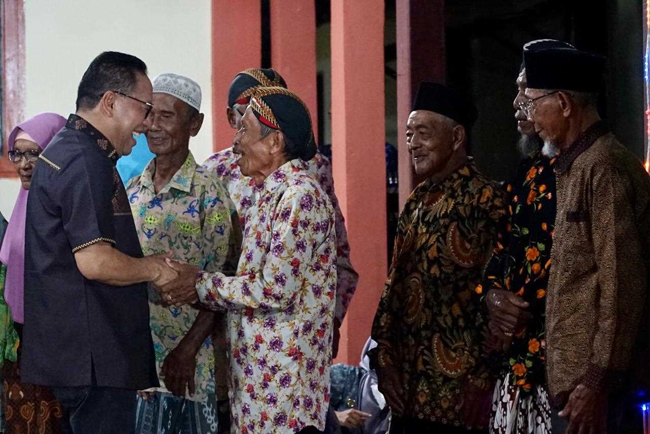 Makmur Marbun Memperingati HUT ke-14 Desa Giripurwa Bersama Warga Desa