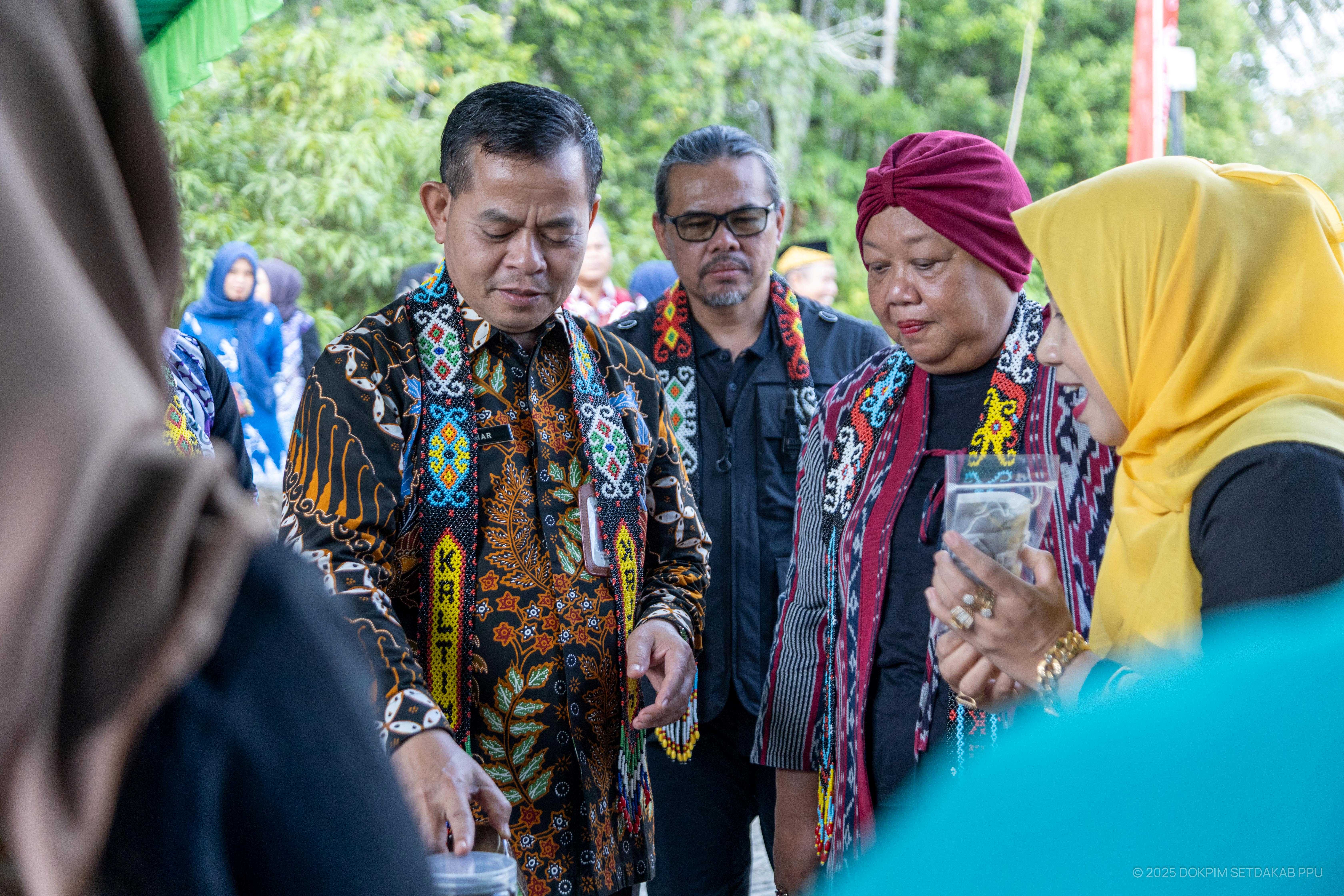 Desa Binuang Wakili PPU di Lomba Perpustakaan Desa Nasional 2025, Tim Juri Lakukan Penilaian