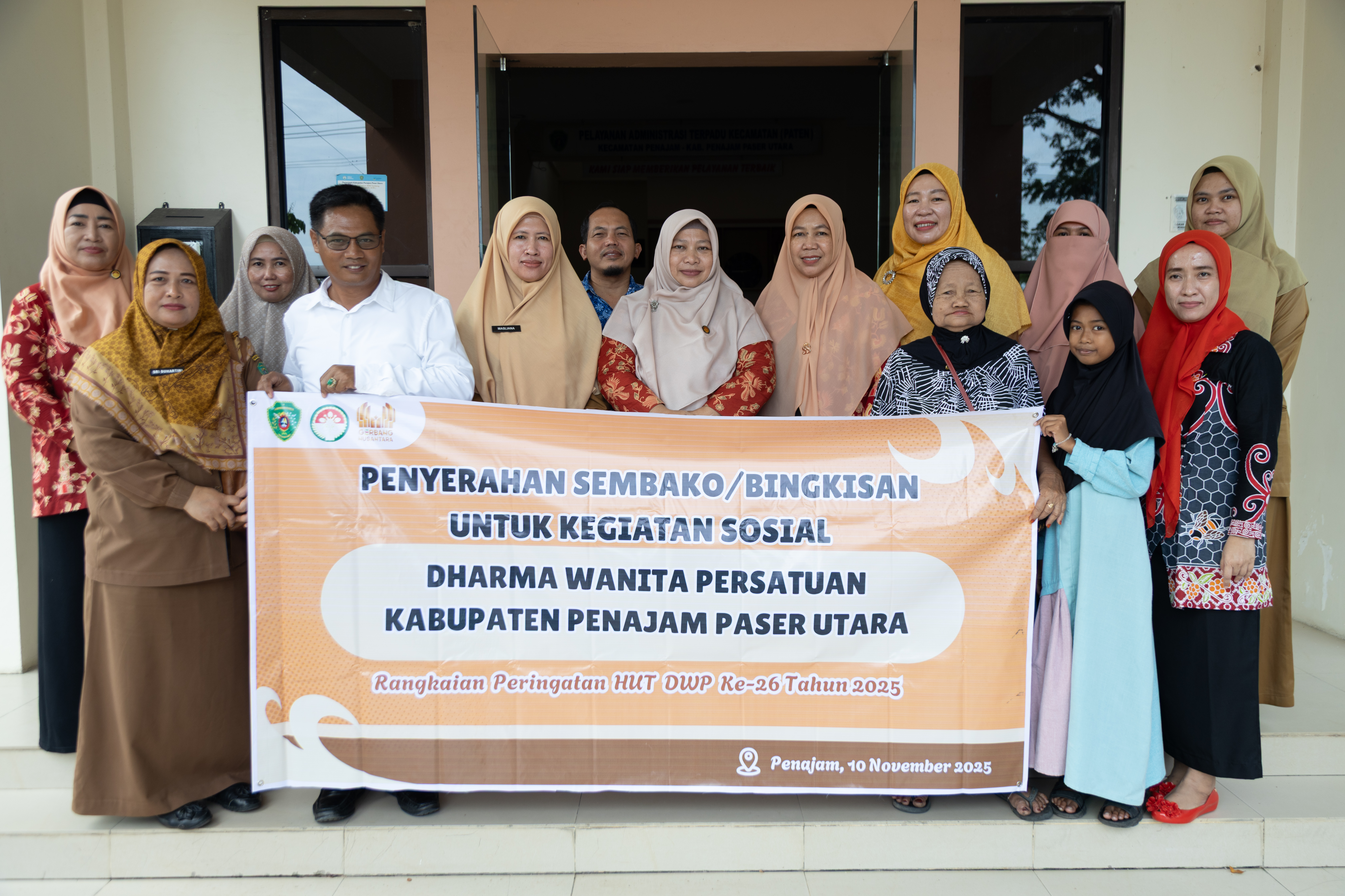 DWP Kabupaten PPU Membagi kan Paket Sembako Dalam Rangka HUT DWP ke 26 Tahun 2025