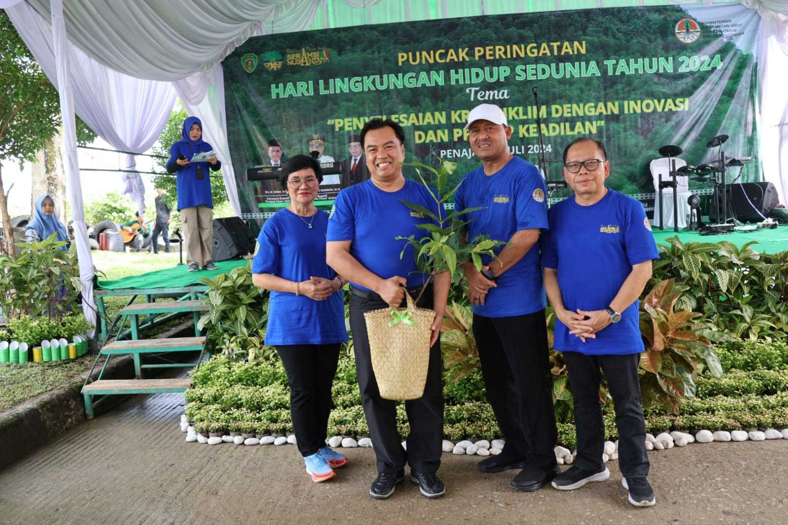 Peringati Hari Lingkungan Hidup Sedunia 2024, Pemkab PPU Bagikan Bibit Tanaman, Tekankan Pemulihan Lingkungan
