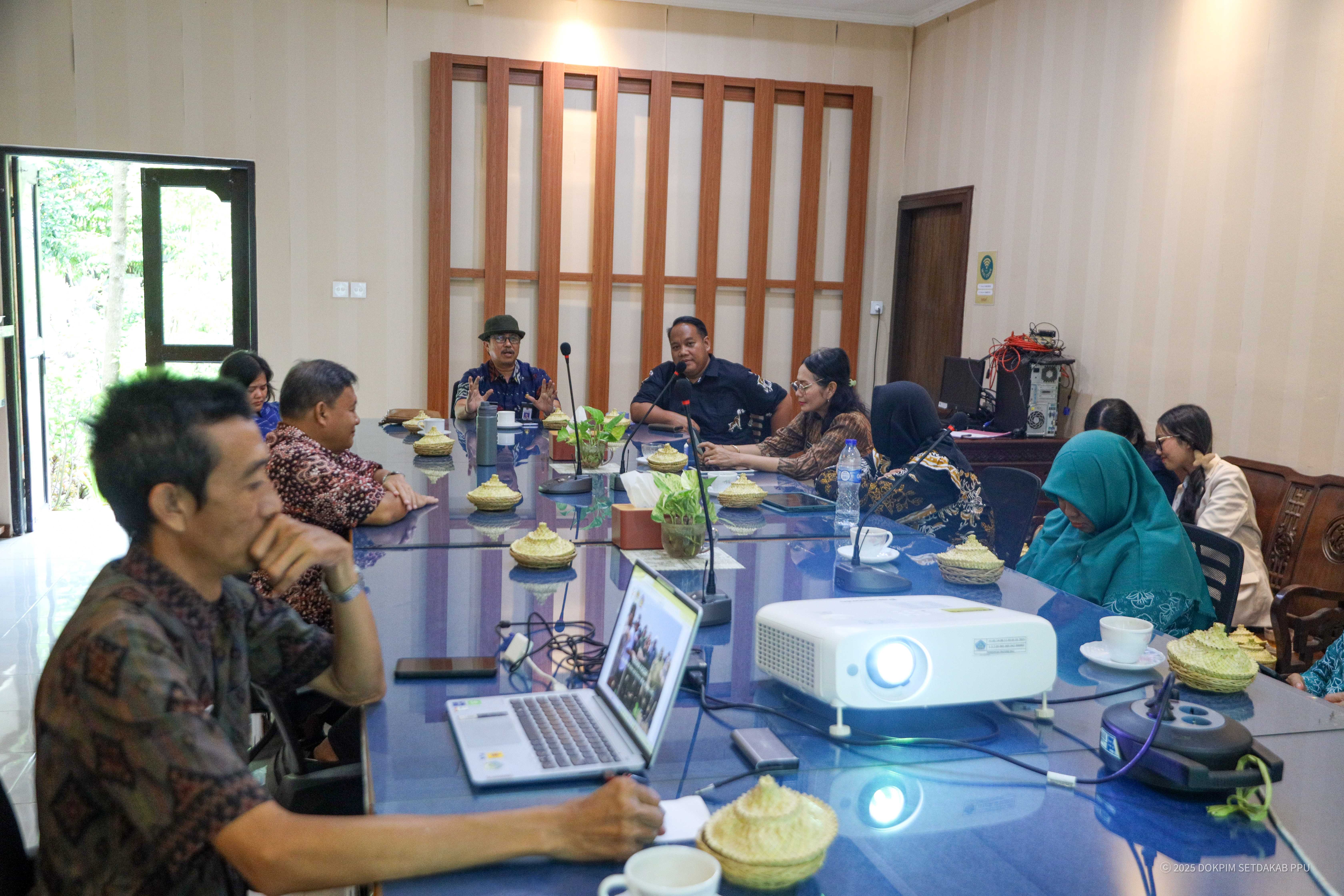 Pemkab PPU Kaji Pengembangan Ekowisata Mangrove di Bali untuk Wujudkan Pariwisata Berkelanjutan