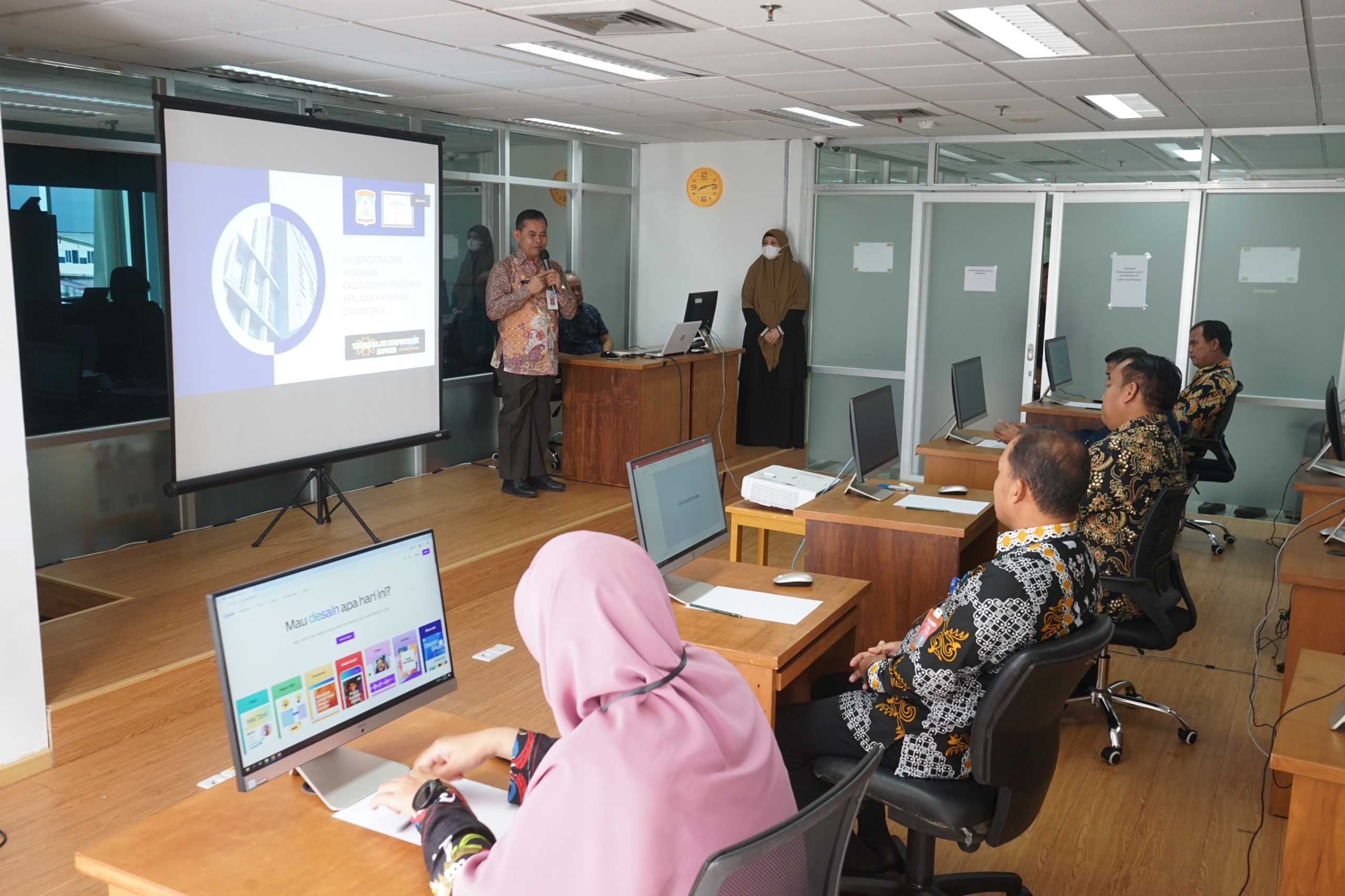 Sekretaris Daerah (Sekda) Kota Balikpapan, H. Tohar, melakukan pemantauan terhadap pelaksanaan Uji Kelayakan dan Kepatutan (UKK)