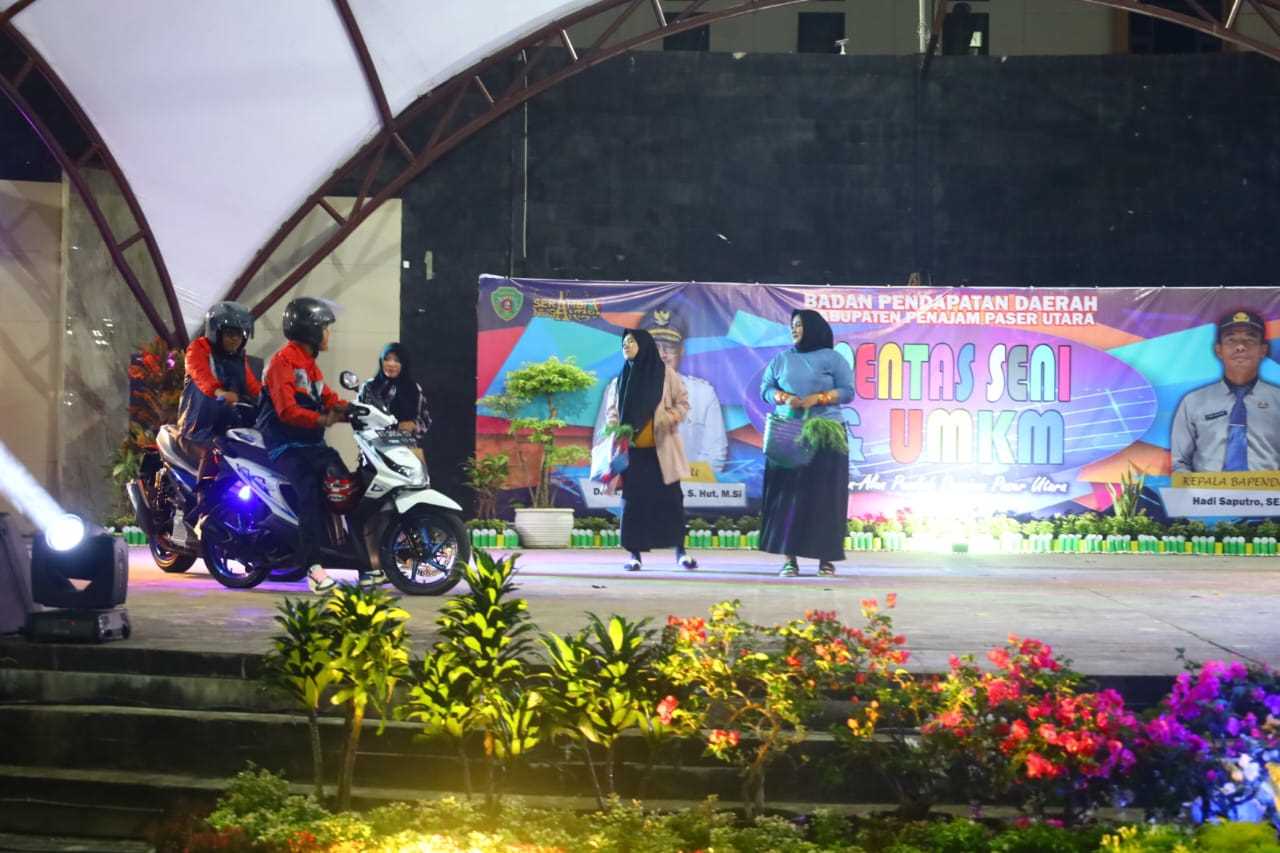 Sekda Tohar Hadiri Malam Pentas Seni dan UMKM Episode ke-60, Dihibur Jajaran Bapenda PPU