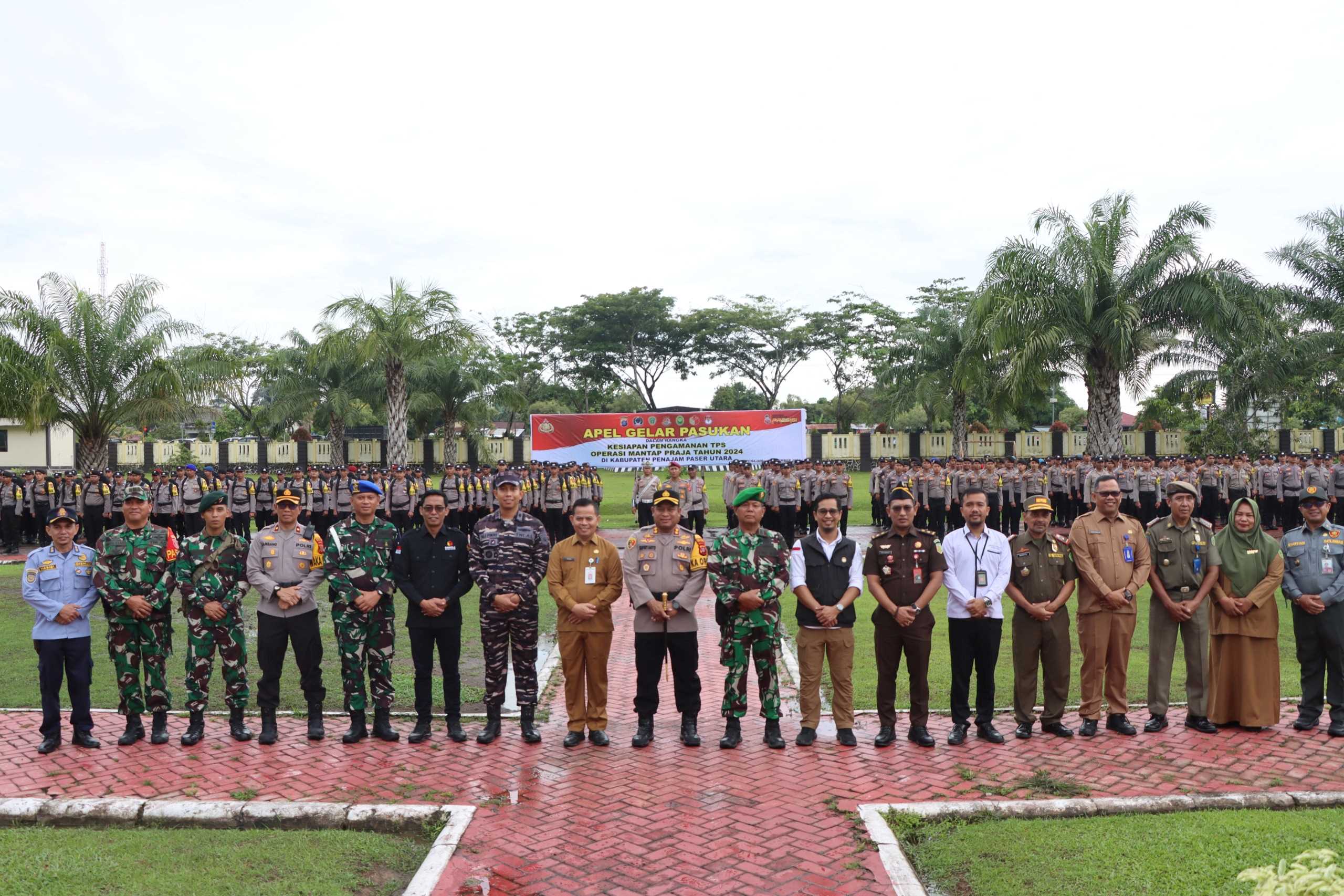 Sekda PPU Hadiri Gelar Apel Pergeseran Pasukan Pengamanan TPS Pilkada 2024